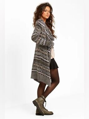 👚 Bethany Mota Acrylic Multicolored Black, Gray, Pink Long Cardigan size Medium